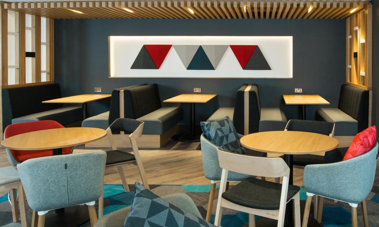 Holiday Inn Express - Bicester By Ihg Exterior photo